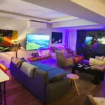 Elegant & Cozy Retreat Home, Center Gem By The Seaside, Steps From The Tram Апартаменты