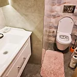 Elegant & Cozy Retreat Home, Center Gem By The Seaside, Steps From The Tram Апартаменты Измир