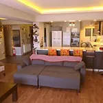 Апартаменты Elegant & Cozy Retreat Home, Center Gem By The Seaside, Steps From The Tram Измир
