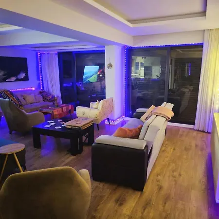 Appartamento Elegant & Cozy Retreat Home, Center Gem By The Seaside, Steps From The Tram