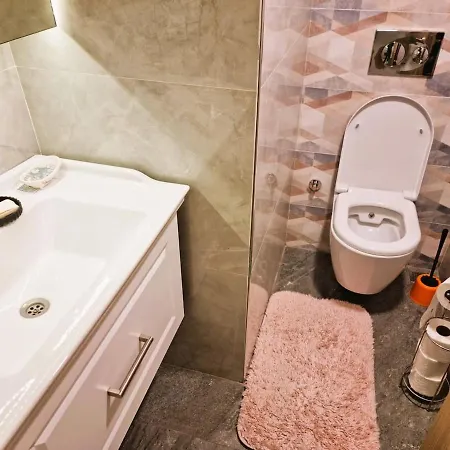 Elegant & Cozy Retreat Home, Center Gem By The Seaside, Steps From The Tram Apartmán İzmir