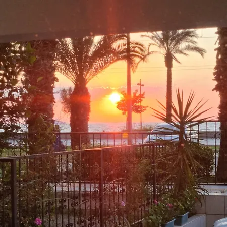 Appartement Elegant & Cozy Retreat Home, Center Gem By The Seaside, Steps From The Tram *