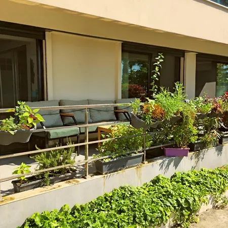 Elegant & Cozy Retreat Home, Center Gem By The Seaside, Steps From The Tram * Smirne