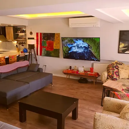 Elegant & Cozy Retreat Home, Center Gem By The Seaside, Steps From The Tram Lejlighed