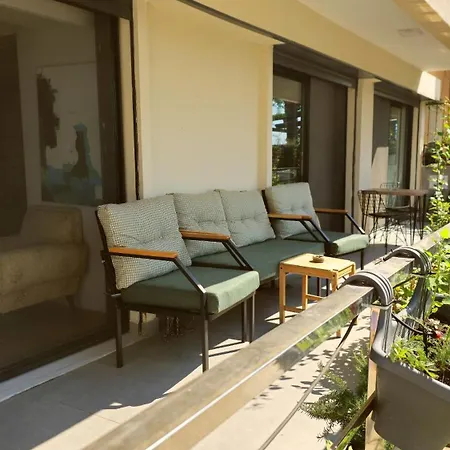 Elegant & Cozy Retreat Home, Center Gem By The Seaside, Steps From The Tram * Smirne