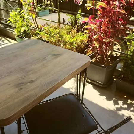 Elegant & Cozy Retreat Home, Center Gem By The Seaside, Steps From The Tram Appartement İzmir