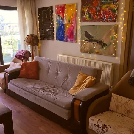 Elegant & Cozy Retreat Home, Center Gem By The Seaside, Steps From The Tram Appartement İzmir