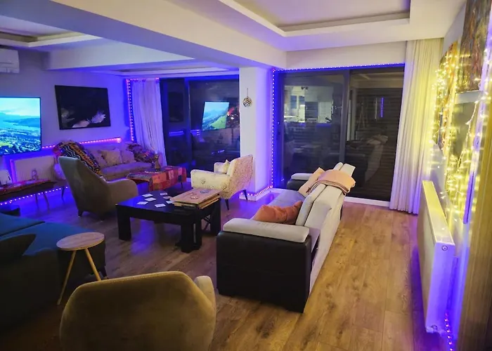 Apartmán Elegant & Cozy Retreat Home, Center Gem By The Seaside, Steps From The Tram