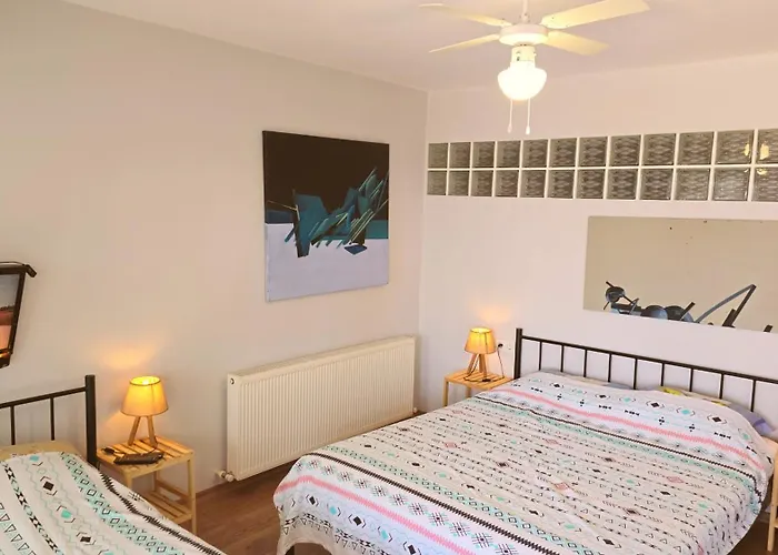 Apartmán Elegant & Cozy Retreat Home, Center Gem By The Seaside, Steps From The Tram