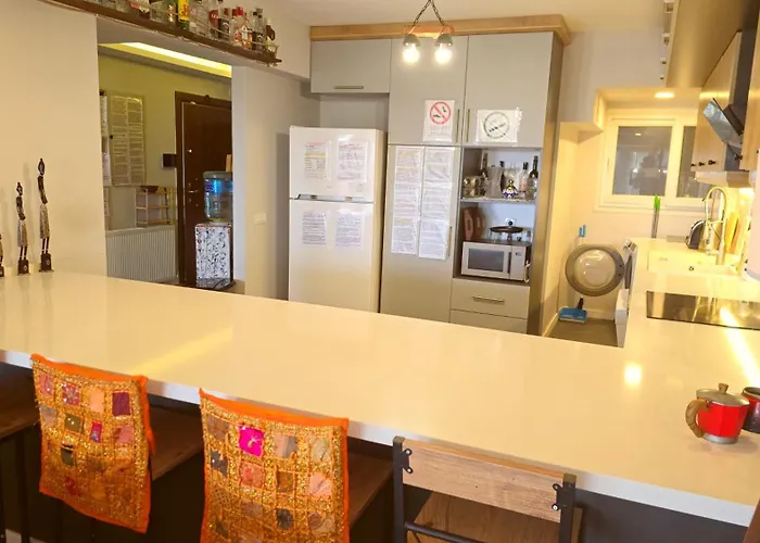 Elegant & Cozy Retreat Home, Center Gem By The Seaside, Steps From The Tram * İzmir