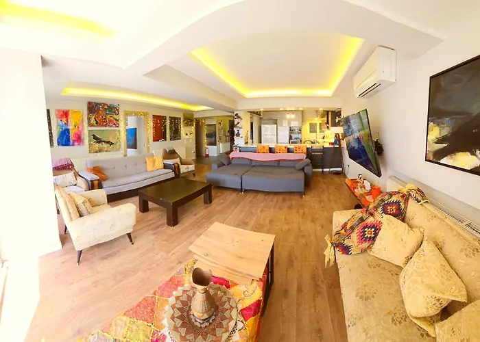 Apartmán Elegant & Cozy Retreat Home, Center Gem By The Seaside, Steps From The Tram