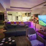 Apartment Elegant & Cozy Retreat Home, Center Gem By The Seaside, Steps From The Tram Izmir