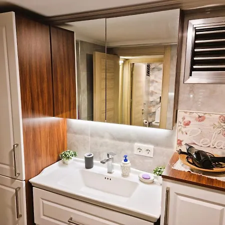 Apartment Elegant & Cozy Retreat Home, Center Gem By The Seaside, Steps From The Tram