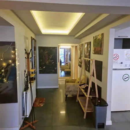 Elegant & Cozy Retreat Home, Center Gem By The Seaside, Steps From The Tram Apartment Izmir