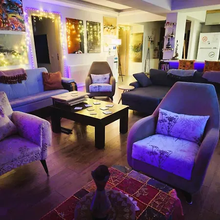 Elegant & Cozy Retreat Home, Center Gem By The Seaside, Steps From The Tram Apartment Izmir