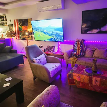 Elegant & Cozy Retreat Home, Center Gem By The Seaside, Steps From The Tram Apartment