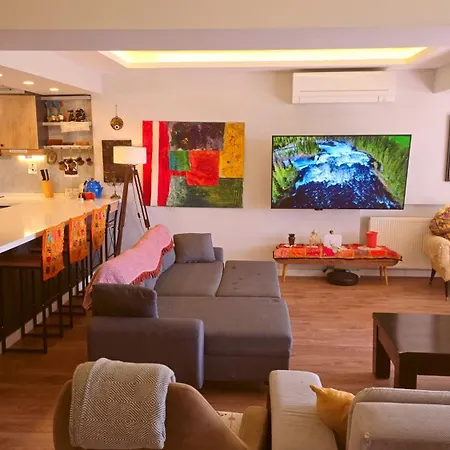 Elegant & Cozy Retreat Home, Center Gem By The Seaside, Steps From The Tram * İzmir