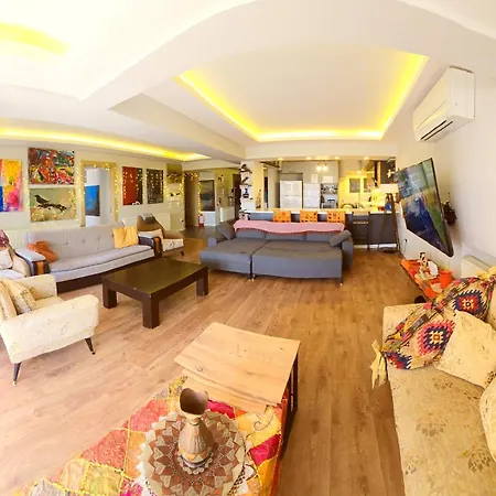 Apartment Elegant & Cozy Retreat Home, Center Gem By The Seaside, Steps From The Tram