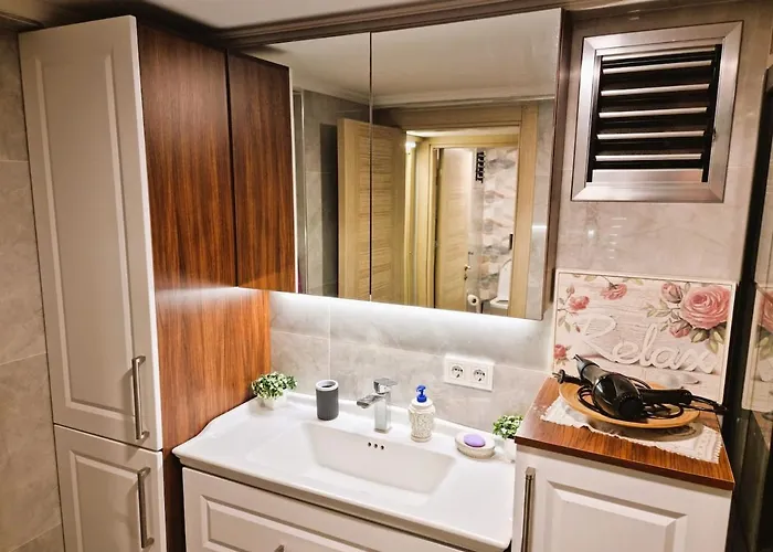 Appartamento Elegant & Cozy Retreat Home, Center Gem By The Seaside, Steps From The Tram