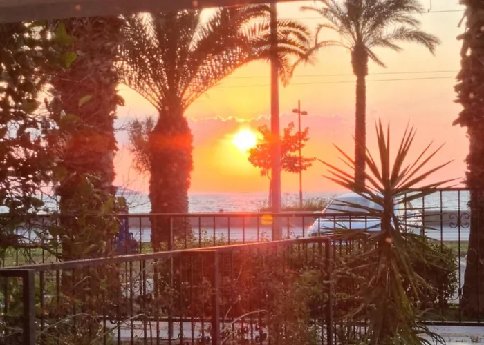 Appartamento Elegant & Cozy Retreat Home, Center Gem By The Seaside, Steps From The Tram *