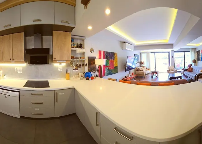 Elegant & Cozy Retreat Home, Center Gem By The Seaside, Steps From The Tram Daire