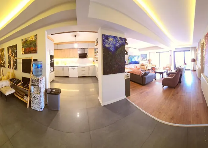 Appartement Elegant & Cozy Retreat Home, Center Gem By The Seaside, Steps From The Tram İzmir