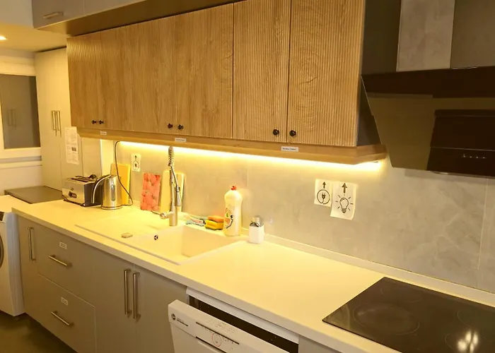 Elegant & Cozy Retreat Home, Center Gem By The Seaside, Steps From The Tram * İzmir