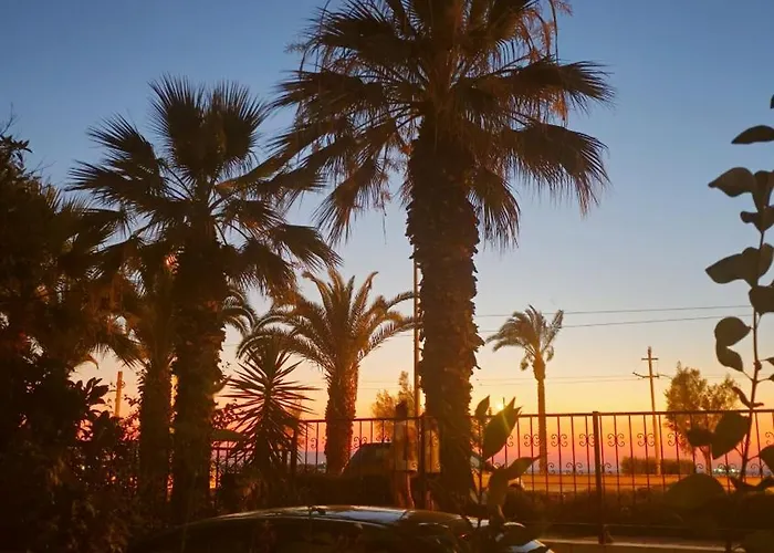 Elegant & Cozy Retreat Home, Center Gem By The Seaside, Steps From The Tram İzmir